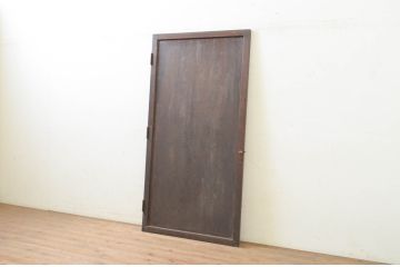 アンティーク建具　片面紙張り　杉材　経年を感じさせる木味が魅力的な一枚板のドア1枚(木製扉)(R-071619)