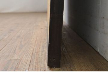 アンティーク建具　片面紙張り　杉材　経年を感じさせる木味が魅力的な一枚板のドア1枚(木製扉)(R-071619)