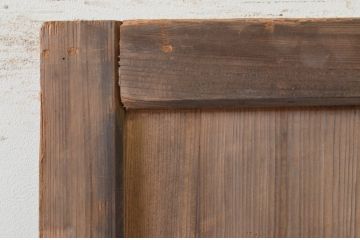 アンティーク建具　杉材　時を経た風合いが味わい深い一枚板の板戸1枚(木製扉)(R-071623)