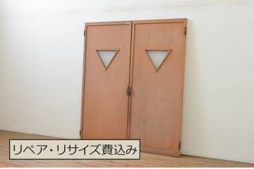 アンティーク建具　ペイント仕上げ限定　古いペイントのレトロな両開きドア1対2枚セット(扉、木製扉)(R-071626)