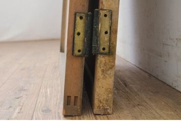 アンティーク建具　ペイント仕上げ限定　古いペイントのレトロな両開きドア1対2枚セット(扉、木製扉)(R-071626)