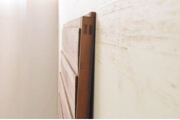 アンティーク建具　下見板張り　落ち着いた和の空間を演出する縦格子の板戸1枚(格子戸、引き戸)(R-071631)