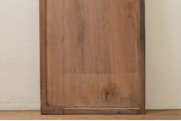 アンティーク建具　杉材　一枚板　時を経た風合いが味わい深い板戸1枚(木製扉)(R-071634)