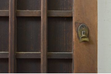 アンティーク建具　上手物!!　杉材柾目のマス目格子戸1枚(きつね格子、狐格子、引き戸、格子戸、板戸、升目)(R-071642)