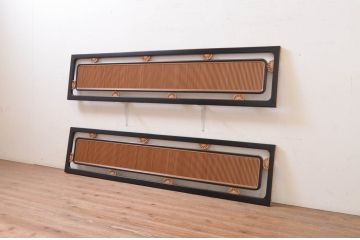 アンティーク建具　高級品!!　上手物!!　黒漆枠　上品な彫刻と繊細な格子が素敵な欄間2枚セット(明かり取り、明り取り)(R-071661)