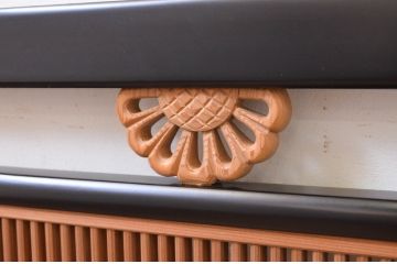 アンティーク建具　高級品!!　上手物!!　黒漆枠　上品な彫刻と繊細な格子が素敵な欄間2枚セット(明かり取り、明り取り)(R-071662)