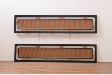 アンティーク建具　高級品!!　上手物!!　黒漆枠　上品な彫刻と繊細な格子が素敵な欄間2枚セット(明かり取り、明り取り)(R-071662)
