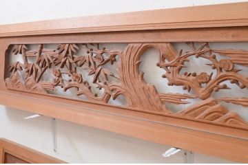 アンティーク建具　躍動感ある松竹梅の彫りが美しい彫刻欄間2枚セット(明り取り、明かり取り)(R-071667)