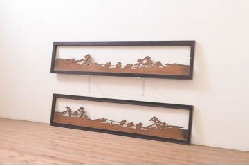 アンティーク建具　希少デザイン!!　松の木々や海辺で行き交う人々の様子が風情を感じさせる透かし彫り欄間2枚セット(明り取り、明かり取り)(R-071669)