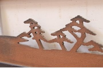 アンティーク建具　希少デザイン!!　松の木々や海辺で行き交う人々の様子が風情を感じさせる透かし彫り欄間2枚セット(明り取り、明かり取り)(R-071669)
