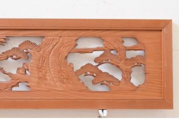 アンティーク建具　和の雰囲気を高める松と鷹の彫刻欄間2枚セット(明り取り、明かり取り)(R-071670)
