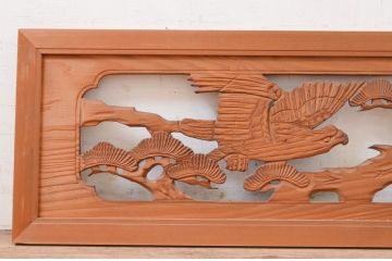 アンティーク建具　和の雰囲気を高める松と鷹の彫刻欄間2枚セット(明り取り、明かり取り)(R-071670)