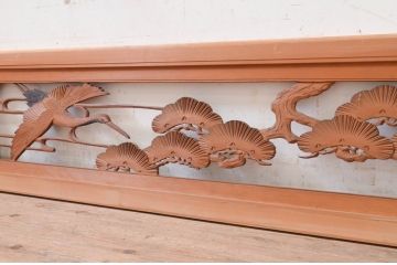 アンティーク建具　華やかな空間を演出する鶴と松の彫刻欄間2枚セット(明り取り、明かり取り)(R-071671)