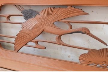 アンティーク建具　華やかな空間を演出する鶴と松の彫刻欄間2枚セット(明り取り、明かり取り)(R-071671)