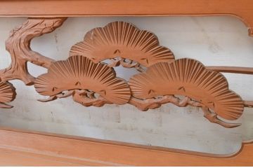 アンティーク建具　華やかな空間を演出する鶴と松の彫刻欄間2枚セット(明り取り、明かり取り)(R-071671)