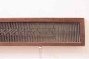 アンティーク建具　品のあるデザインが魅力的な組子入り筬(オサ)欄間2枚セット(明り取り、明かり取り、オサランマ)(R-071682)