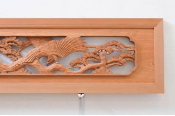 アンティーク建具　生命力に溢れた鷲と松が目を惹く両面彫刻欄間2枚セット(明り取り、明かり取り)(R-071683)