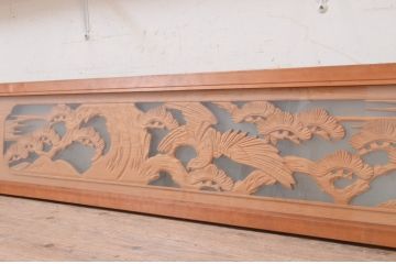 アンティーク建具　両面ガラス　松と鷹の彫刻が見事な彫刻欄間2枚セット(明かり取り、明り取り、らんま)(R-071687)