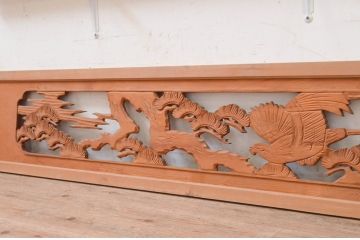 アンティーク建具　和の雰囲気を高める松と鷹の彫刻欄間2枚セット(明り取り、明かり取り)(R-071689)