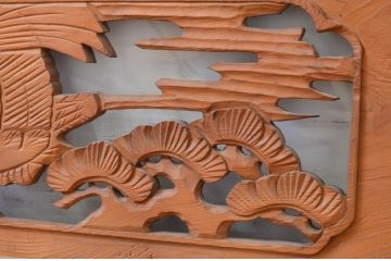 アンティーク建具　和の雰囲気を高める松と鷹の彫刻欄間2枚セット(明り取り、明かり取り)(R-071689)