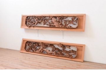 アンティーク建具　井波彫刻　清山作　繊細な松・梅のデザインが目を惹く両面彫刻欄間2枚セット(明かり取り、明り取り)(R-071690)