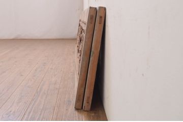 アンティーク建具　松の木と風景の彫刻が風情を感じる両面彫刻欄間2枚セット(明かり取り、明り取り)(R-071696)