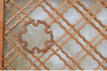 アンティーク建具　凝ったデザインの組子が目を惹く組子欄間2枚セット(明り取り、明かり取り)(R-071703)