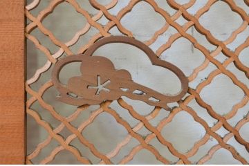 アンティーク建具　凝ったデザインの組子が目を惹く組子欄間2枚セット(明り取り、明かり取り)(R-071704)