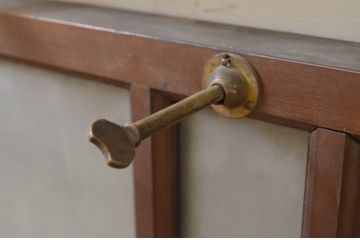 アンティーク建具　シンプルなデザインの上げ下げ窓(ガラス窓)(R-071706)
