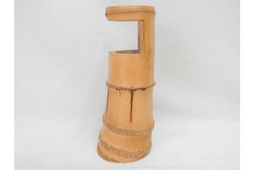 素朴な質感が味わい深い竹一重切花入(家元、花押、銘、茶道具、花瓶、花器、共箱付き)(R-071724)