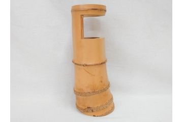 素朴な質感が味わい深い竹一重切花入(家元、花押、銘、茶道具、花瓶、花器、共箱付き)(R-071724)