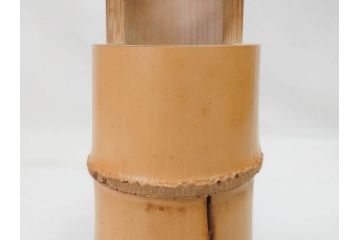 素朴な質感が味わい深い竹一重切花入(家元、花押、銘、茶道具、花瓶、花器、共箱付き)(R-071724)