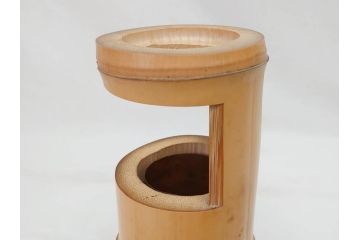 素朴な質感が味わい深い竹一重切花入(家元、花押、銘、茶道具、花瓶、花器、共箱付き)(R-071724)