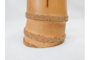 素朴な質感が味わい深い竹一重切花入(家元、花押、銘、茶道具、花瓶、花器、共箱付き)(R-071724)