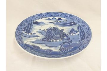 江戸期　古伊万里　染付　1尺5寸　約47cm　繊細に描かれた山水図が上質な和の雰囲気を高める大皿(和皿、和食器、一尺五寸)(R-071725)