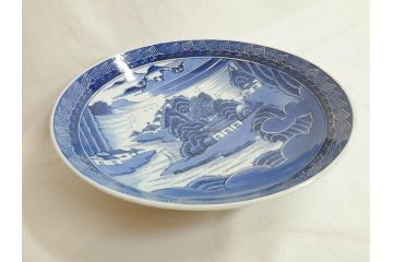 江戸期　古伊万里　染付　1尺5寸　約47cm　繊細に描かれた山水図が上質な和の雰囲気を高める大皿(和皿、和食器、一尺五寸)(R-071726)