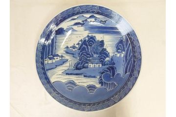 江戸期　古伊万里　染付　1尺5寸　約47cm　繊細に描かれた山水図が上質な和の雰囲気を高める大皿(和皿、和食器、一尺五寸)(R-071726)