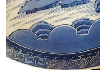 江戸期　古伊万里　染付　1尺5寸　約47cm　繊細に描かれた山水図が上質な和の雰囲気を高める大皿(和皿、和食器、一尺五寸)(R-071726)