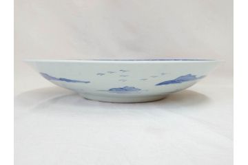 江戸期　古伊万里　染付　1尺5寸　約47cm　繊細に描かれた山水図が上質な和の雰囲気を高める大皿(和皿、和食器、一尺五寸)(R-071726)