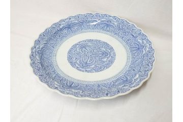 大明成化年製　古伊万里　染付　線描　花唐草　輪花型　1尺4寸　約45cm　細やかな意匠にこだわりを感じる大皿(和皿、和食器、一尺四寸)(R-071727)