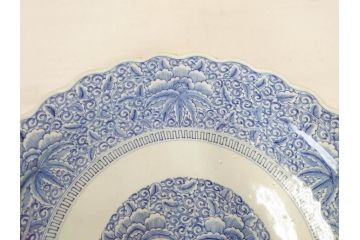 大明成化年製　古伊万里　染付　線描　花唐草　輪花型　1尺4寸　約45cm　細やかな意匠にこだわりを感じる大皿(和皿、和食器、一尺四寸)(R-071727)