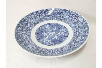 古伊万里　染付　蛸唐草文　松竹梅文　渦福　約45cm　1尺4寸　大胆かつ繊細な絵柄に魅了される大皿(二重角福、和食器、和皿、一尺四寸)(R-071730)