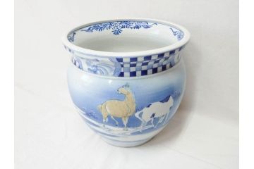 明治期　伊万里　染付　馬　川　紅葉　鶴　大胆に描かれた珍しい図柄が目を惹く手洗鉢(鉢カバー、プランターカバー、睡蓮鉢、メダカ、めだか、金魚鉢、もみじ、モミジ)(R-071739)