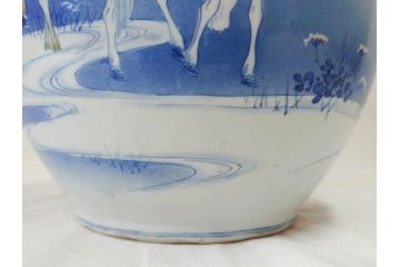明治期　伊万里　染付　馬　川　紅葉　鶴　大胆に描かれた珍しい図柄が目を惹く手洗鉢(鉢カバー、プランターカバー、睡蓮鉢、メダカ、めだか、金魚鉢、もみじ、モミジ)(R-071739)