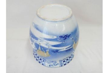明治期　伊万里　染付　馬　川　紅葉　鶴　大胆に描かれた珍しい図柄が目を惹く手洗鉢(鉢カバー、プランターカバー、睡蓮鉢、メダカ、めだか、金魚鉢、もみじ、モミジ)(R-071739)