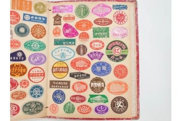 戦前　百貨店　デパート(森永、中村屋、商店など)　スクラップブック2冊　ラベルまとめて901枚セット(三越、高島屋、伊勢丹、そごう、松坂屋、阪急、封緘紙、シール)(R-071741)