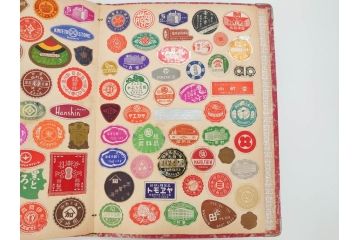 戦前　百貨店　デパート(森永、中村屋、商店など)　スクラップブック2冊　ラベルまとめて901枚セット(三越、高島屋、伊勢丹、そごう、松坂屋、阪急、封緘紙、シール)(R-071741)