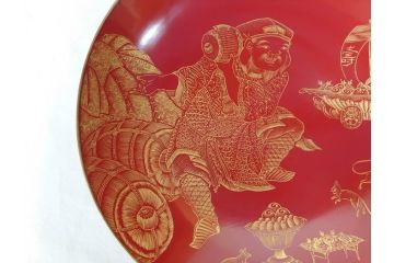 江戸期　輪島塗　本朱　五ツ組　七福神　沈金で描かれた縁起の良い絵柄が美しい大盃&盃台付き(朱塗り、木製漆器、杯、酒器、和食器、共箱付き)(R-071744)