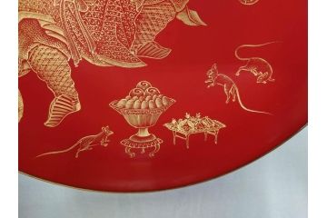 江戸期　輪島塗　本朱　五ツ組　七福神　沈金で描かれた縁起の良い絵柄が美しい大盃&盃台付き(朱塗り、木製漆器、杯、酒器、和食器、共箱付き)(R-071744)