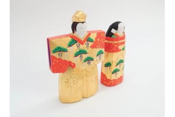 春日有職　奈良人形師　五代　瀬谷桃源　一刀彫　力強い彫りと華やかな色彩が美しい立雛(ひな、ヒナ、木彫、彫刻、木製、置物、共箱付き)(R-071747)